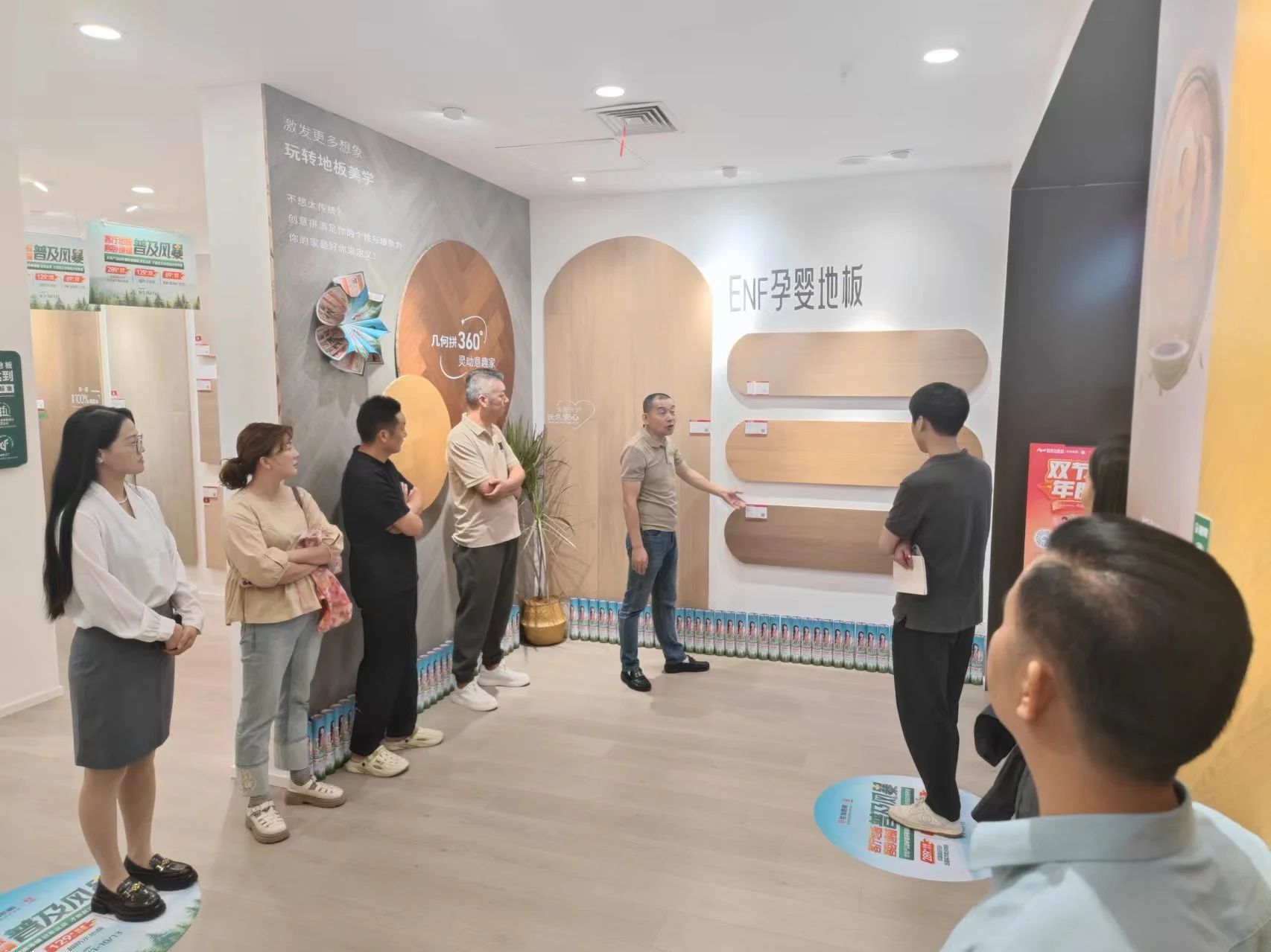 82萬超強(qiáng)大單！世友客廳地板客臥通鋪普及風(fēng)暴火力全開！